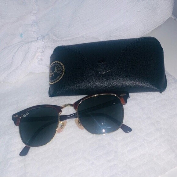 frame Ray-Ban RB3016 Clubmaster Classic Sunglasses, unisex with a Ray-Ban case. - Picture 8 of 10